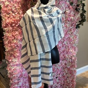 IVAN GRUNDAHL Striped Light Gray and White Wrap Scarf